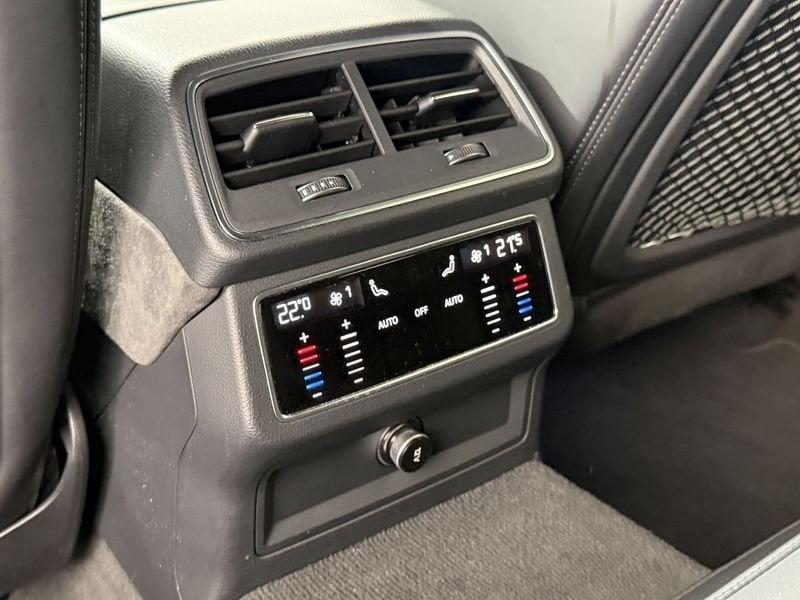 Audi RS6 4.0 quattro tiptronic