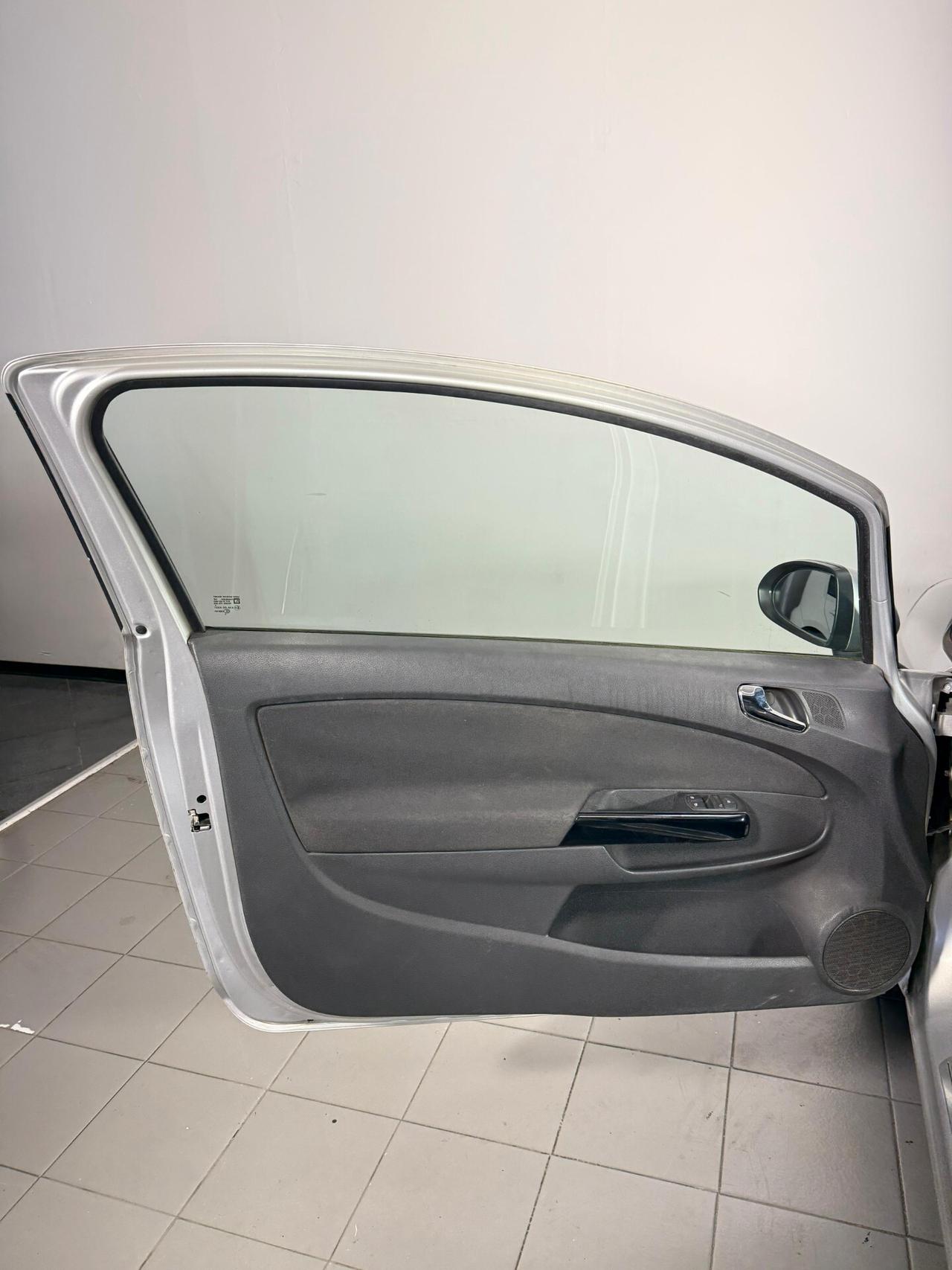 Opel Corsa 1.3 CDTI 75CV 3 porte TETTO PANORAMICO