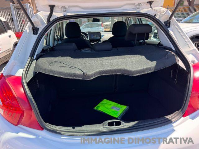 PEUGEOT 208 1.4 HDi 68CV S&S Automatica 5p. Allure