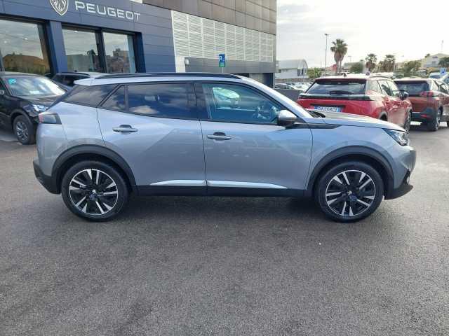 Peugeot 2008 motore elettrico 136 CV Allure