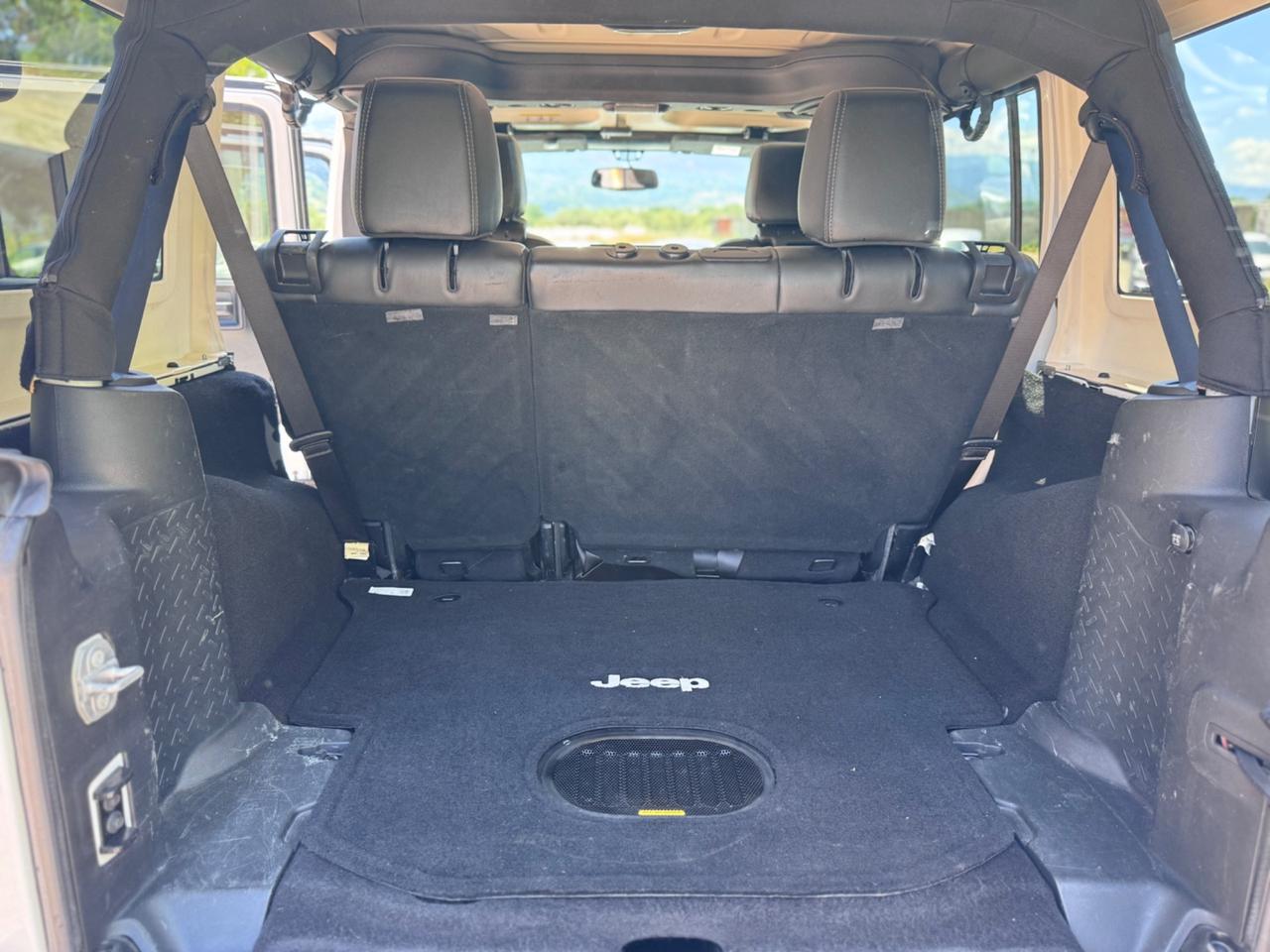 Jeep Wrangler Unlimited 2.8 CRD DPF Sahara Auto