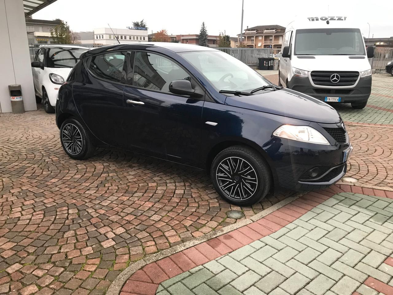 Lancia Ypsilon 1.2 69 CV 5 porte Gold