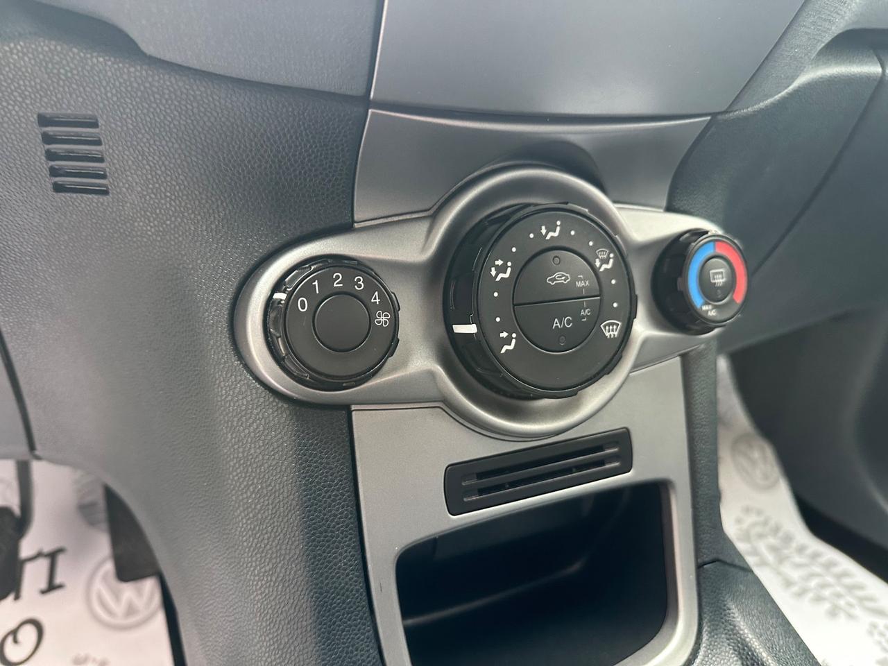 Ford Fiesta 1.4 TDCi 70CV 5 porte