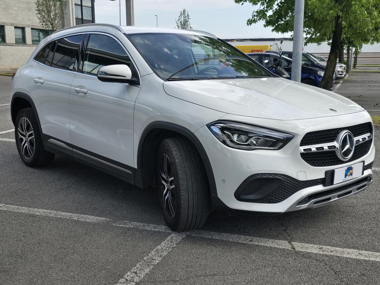 MERCEDES-BENZ GLA 200