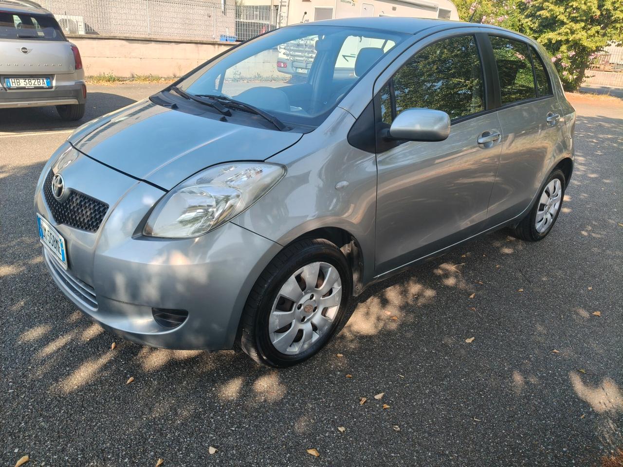 Toyota Yaris 1.0 5 porte SOLAMENTE 119.000 KM