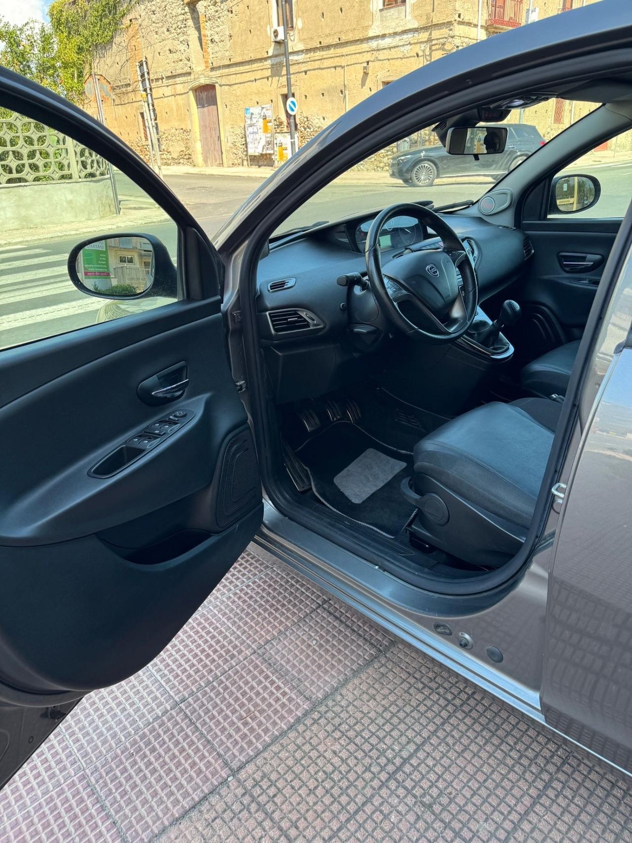 Lancia Ypsilon 1.3 MJT 16V 95 CV 5 porte S&S Platinum