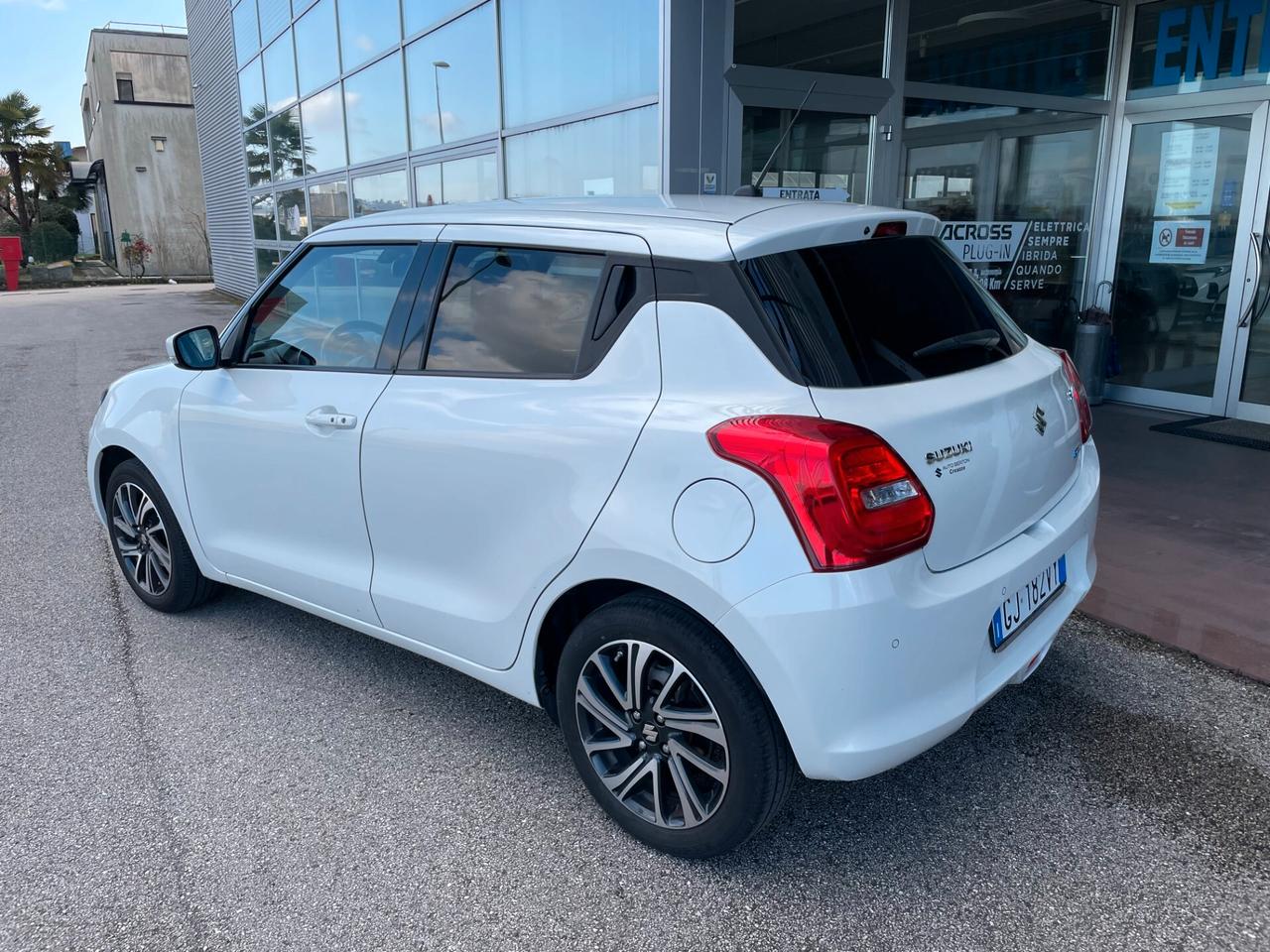 Suzuki Swift 1.2 Hybrid Top