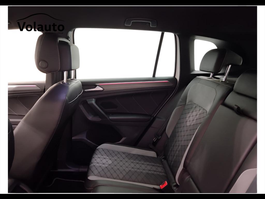 VOLKSWAGEN Tiguan II 2021 - Tiguan 2.0 tdi R-Line 4motion 150cv dsg