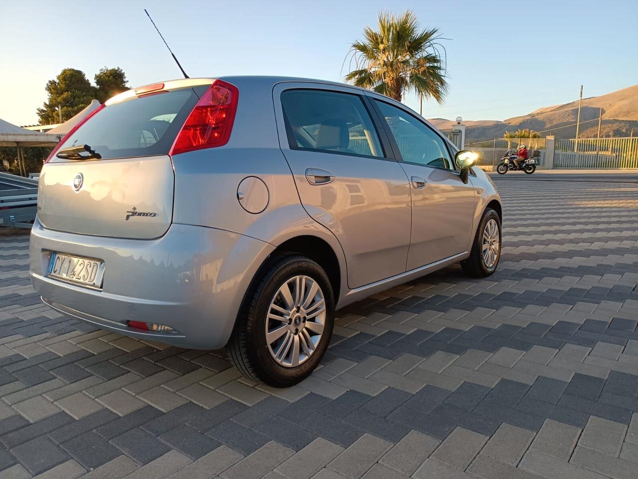 FIAT Grande Punto 1.9 MJT 120 CV 5 porte Emotion