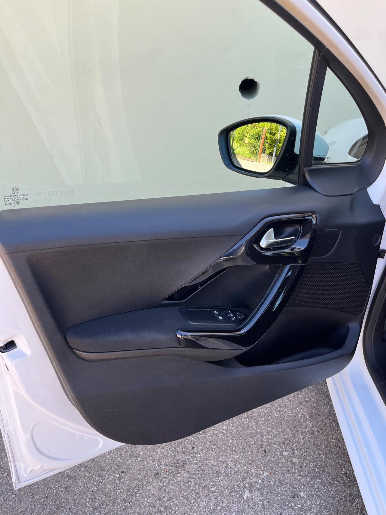 Peugeot 208 1.2 VTi 82 CV 5 porte Access