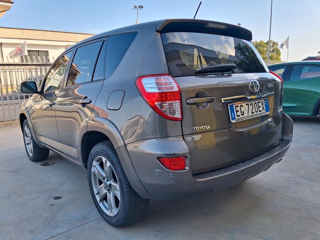 TOYOTA Rav4 Crossover 2.200 D-Cat 150cv 4WD Autom.