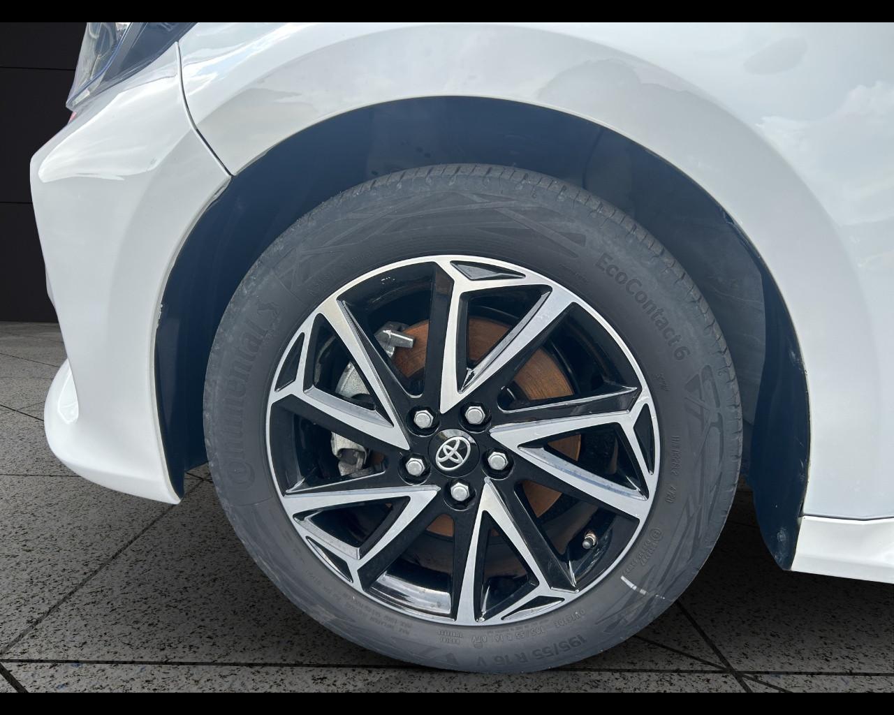 TOYOTA Yaris 4ª serie - Yaris 1.5 Hybrid 5 porte Trend