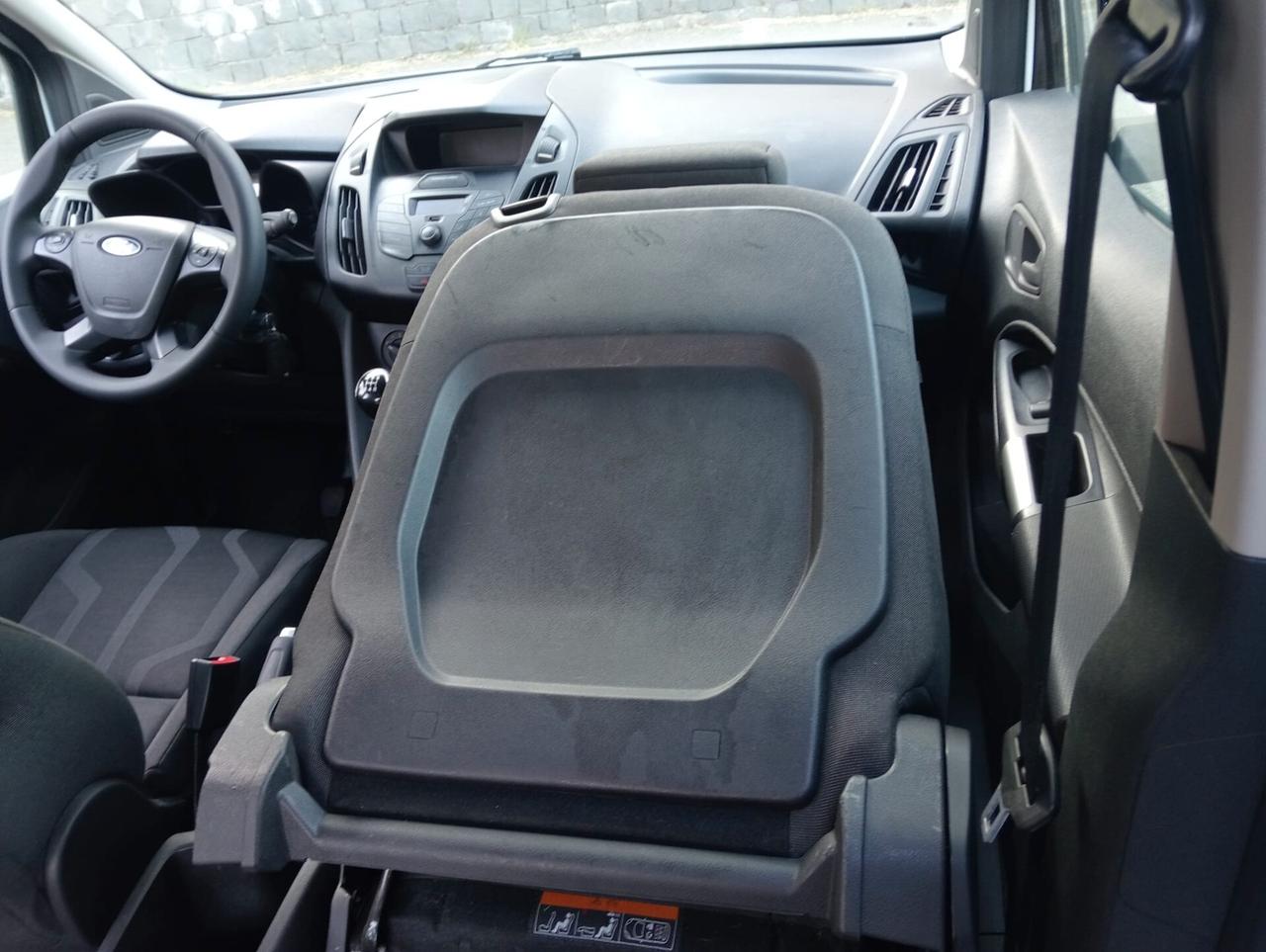 Ford Tourneo Connect Pianale ribassato con rampa disabili in carrozzina