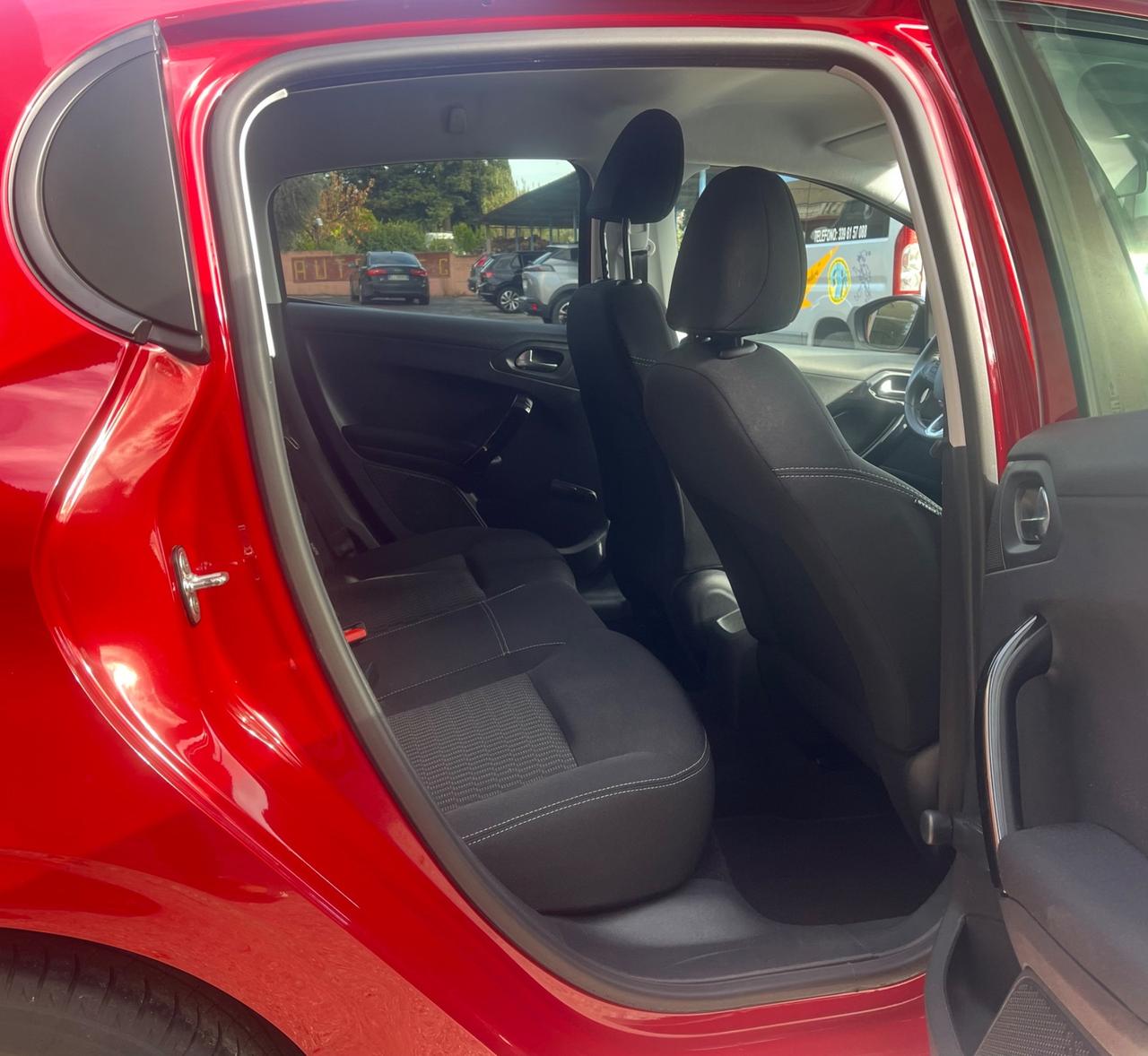 Peugeot 208 PureTech 82 5 porte Style-Km 85500-