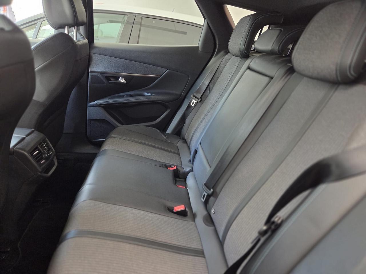 PEUGEOT 3008 BlueHDI 130 EAT8 S&S Allure Pack 2023