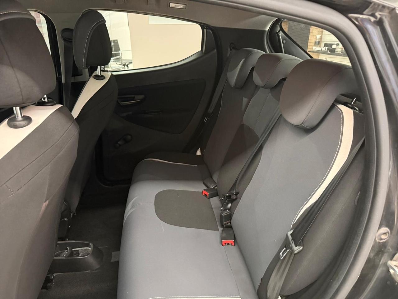 Lancia Ypsilon 1.2 69 CV 5 porte S&S Platinum