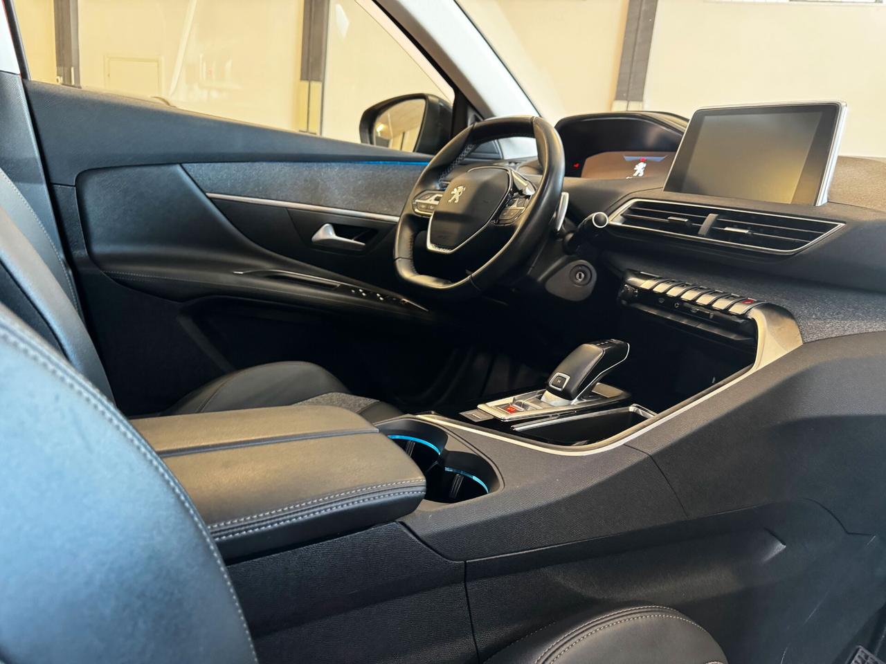 Peugeot 3008 BlueHDi 130cv EAT8 Allure 2020