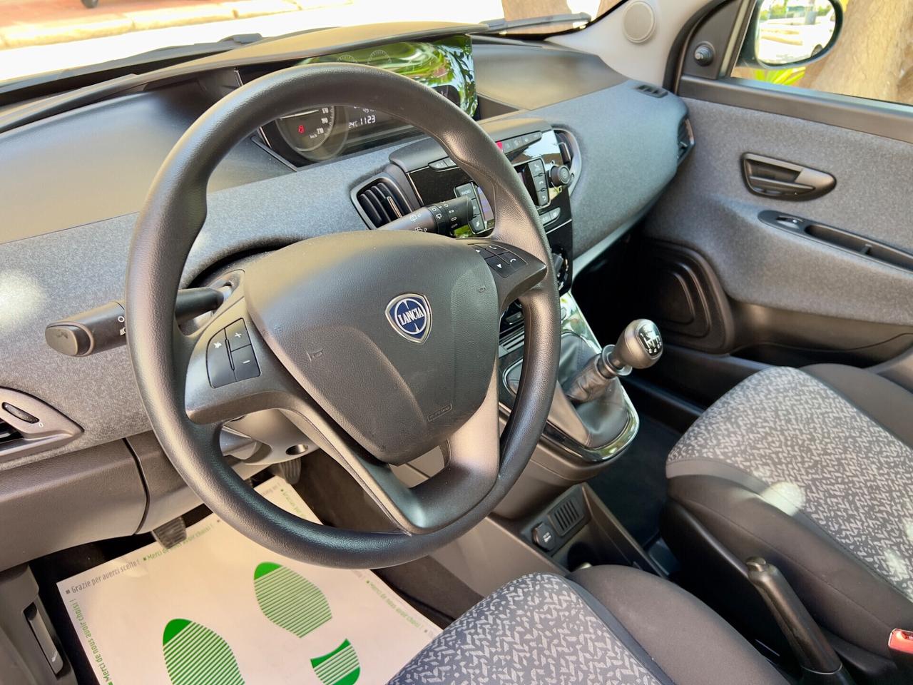 Lancia Ypsilon 1.0 FireFly 5 porte S&S Hybrid Ecochic Silver