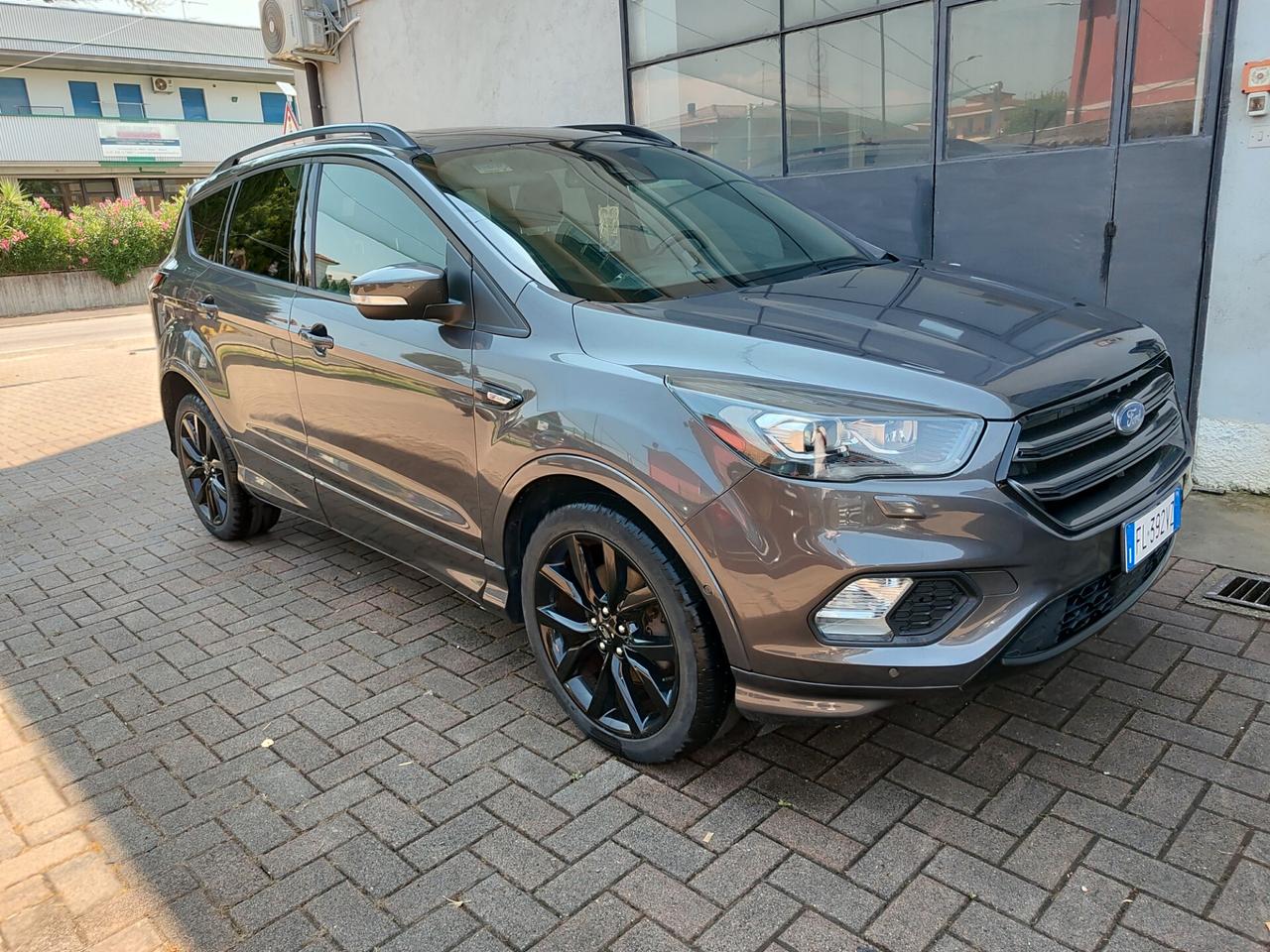 Ford Kuga 1.5 TDCI 120 CV S&S 2WD ST-Line