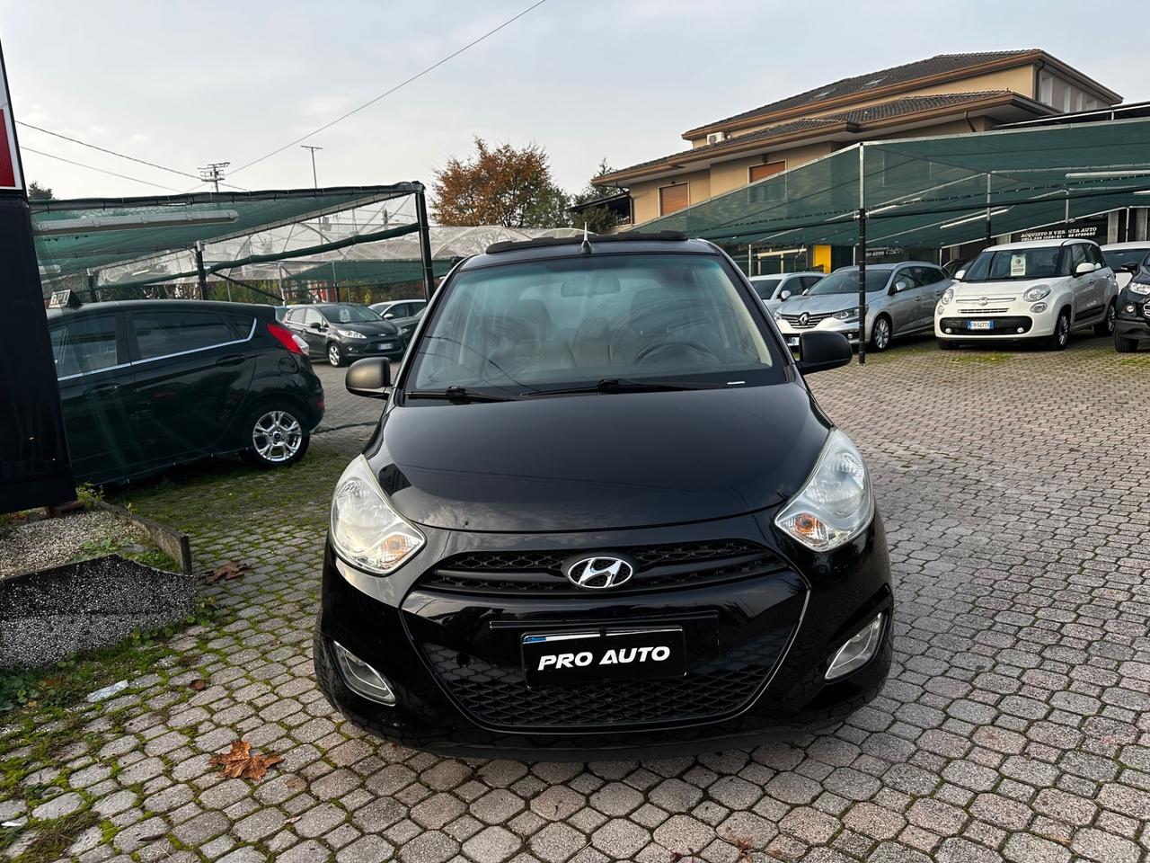 Hyundai i10 1.1 12V FiorucciCON TETTUCCIO APRIBILE
