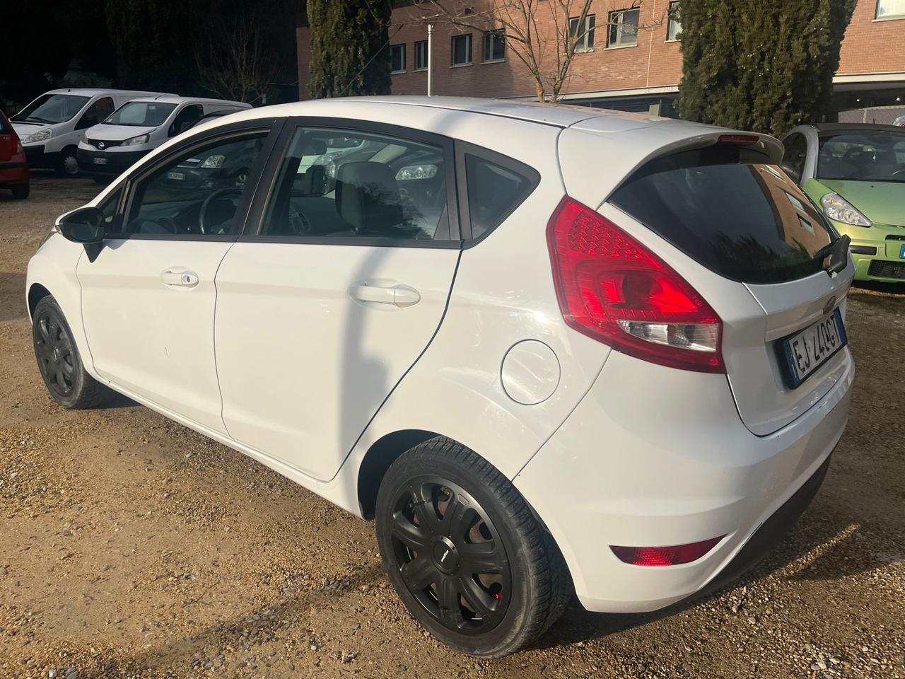 Ford Fiesta 1.2 Benzina - Neopatentati