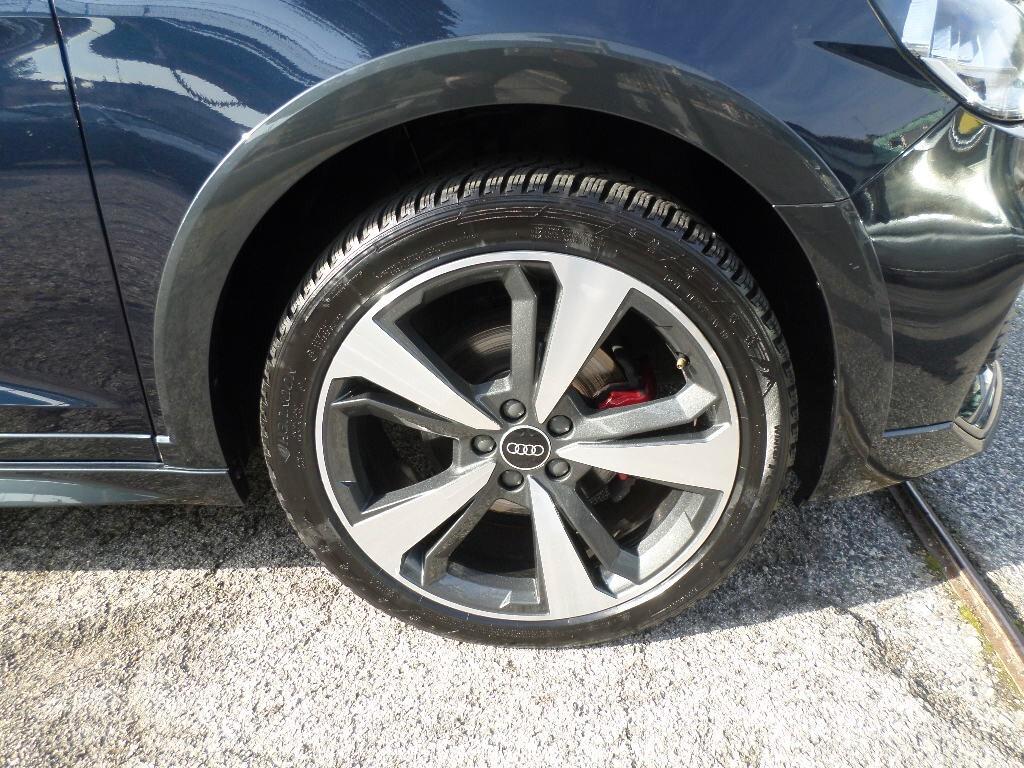 Audi A1 citycarver 30 TFSI S tronic Identity Contrast