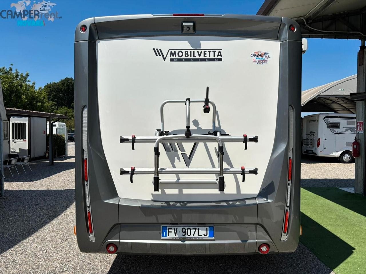 MOBILVETTA KEA TEKNO LINE P68 - SEMINTEGRALE CON LETTO NAUTICO ED AMPIO GARAGE