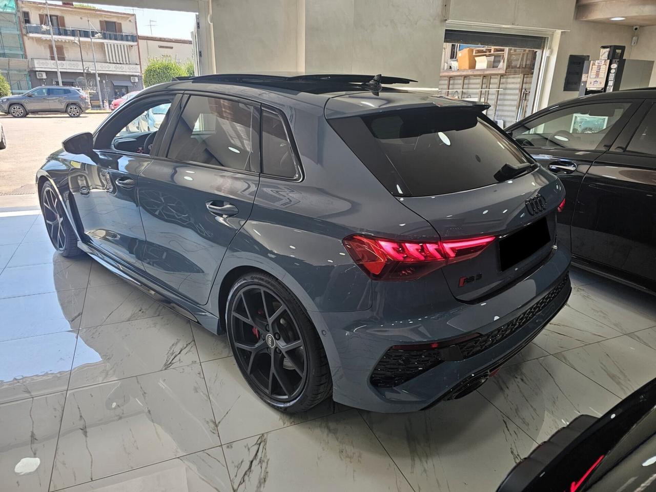 NUOVA AUDI RS3 SPORTBACK 2.5 BENZ 400CV S-TRONIC