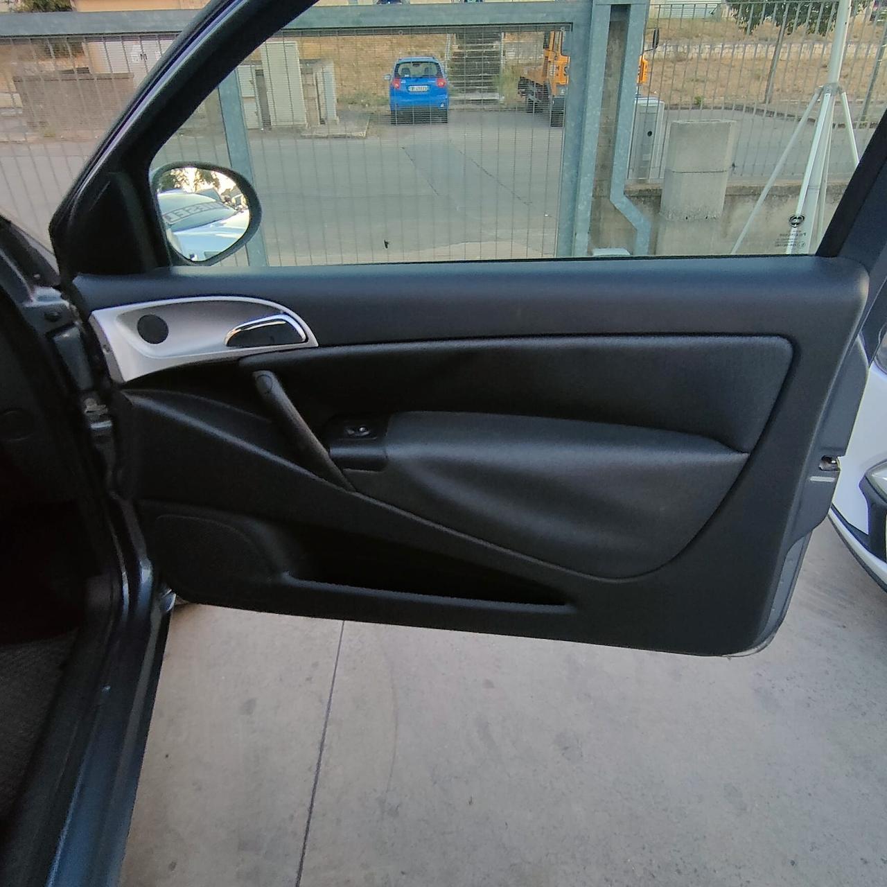 Lancia Ypsilon 1.3 MJT 75 CV Platino