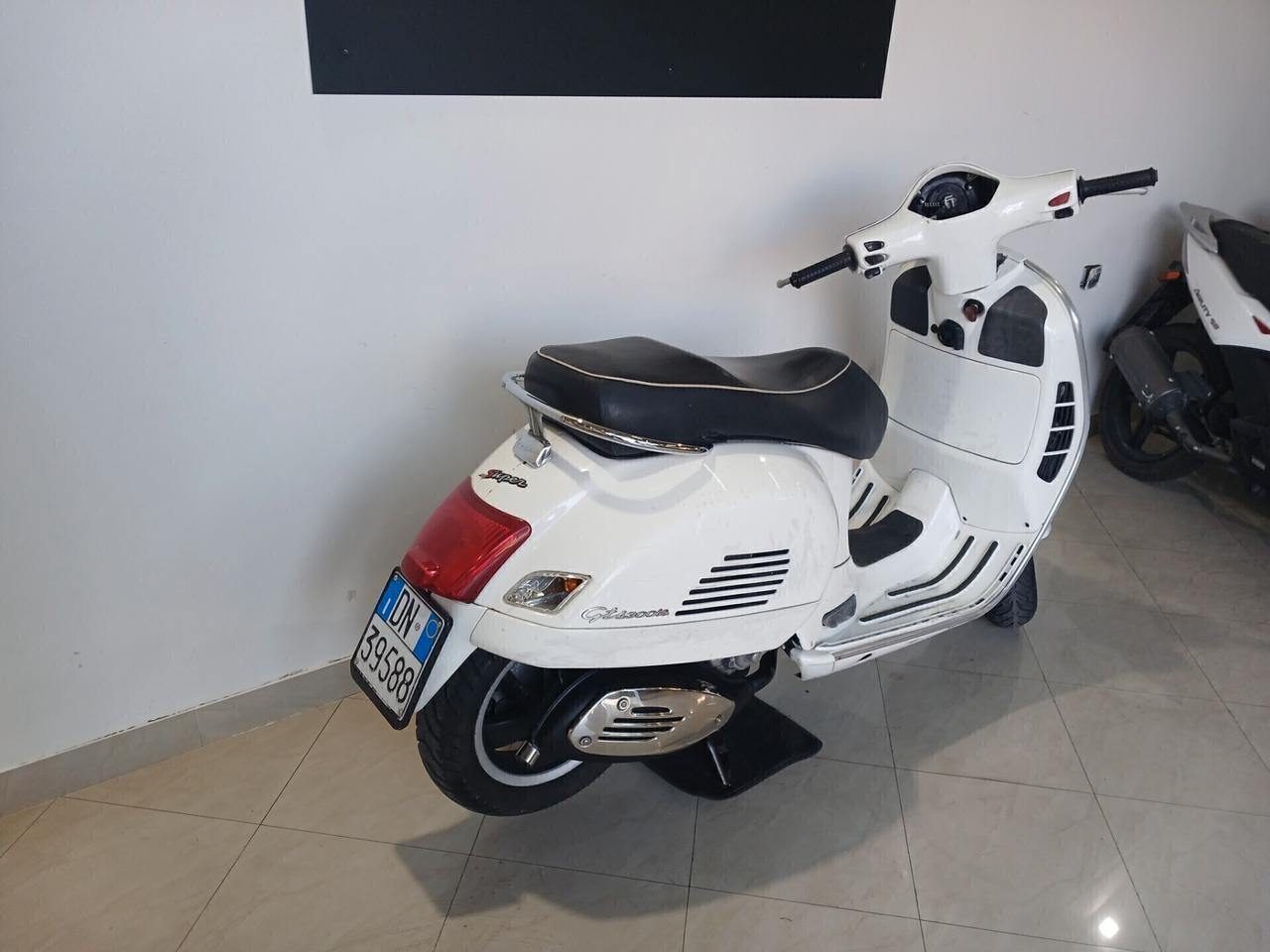 VESPA 300 GARANTITA 12 MESI