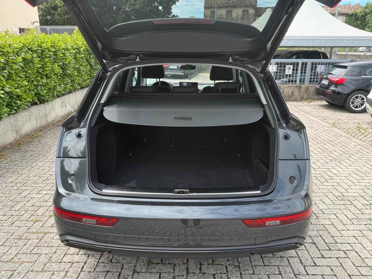 Audi Q5 40 TDI 204 CV quattro Book service AUDI