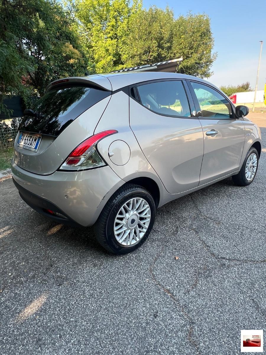 LANCIA - Ypsilon - 0.9 T.Air 85 CV 5 porte Metano Ecochic Gold