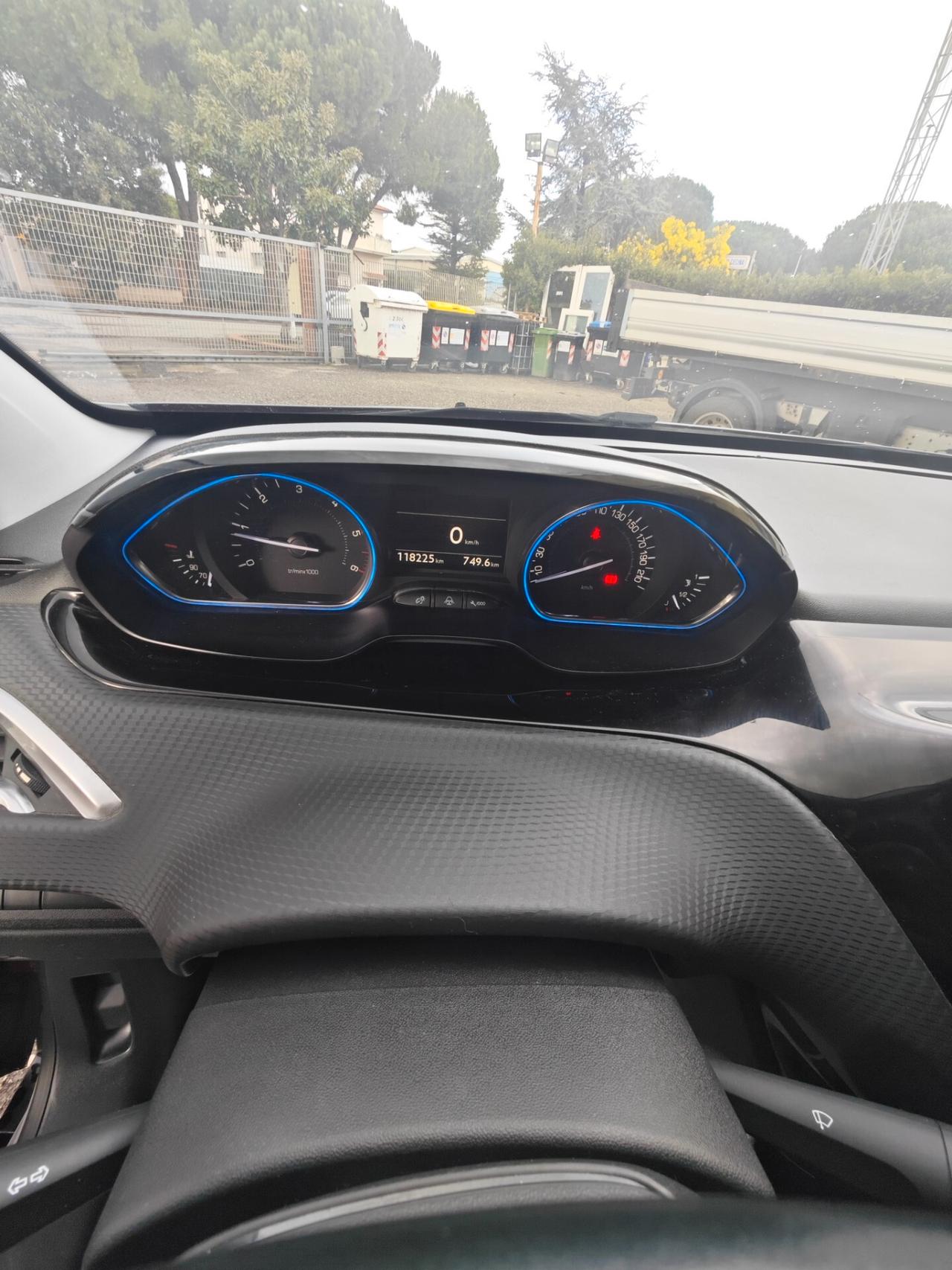 Peugeot 2008 BlueHDi 100 Allure