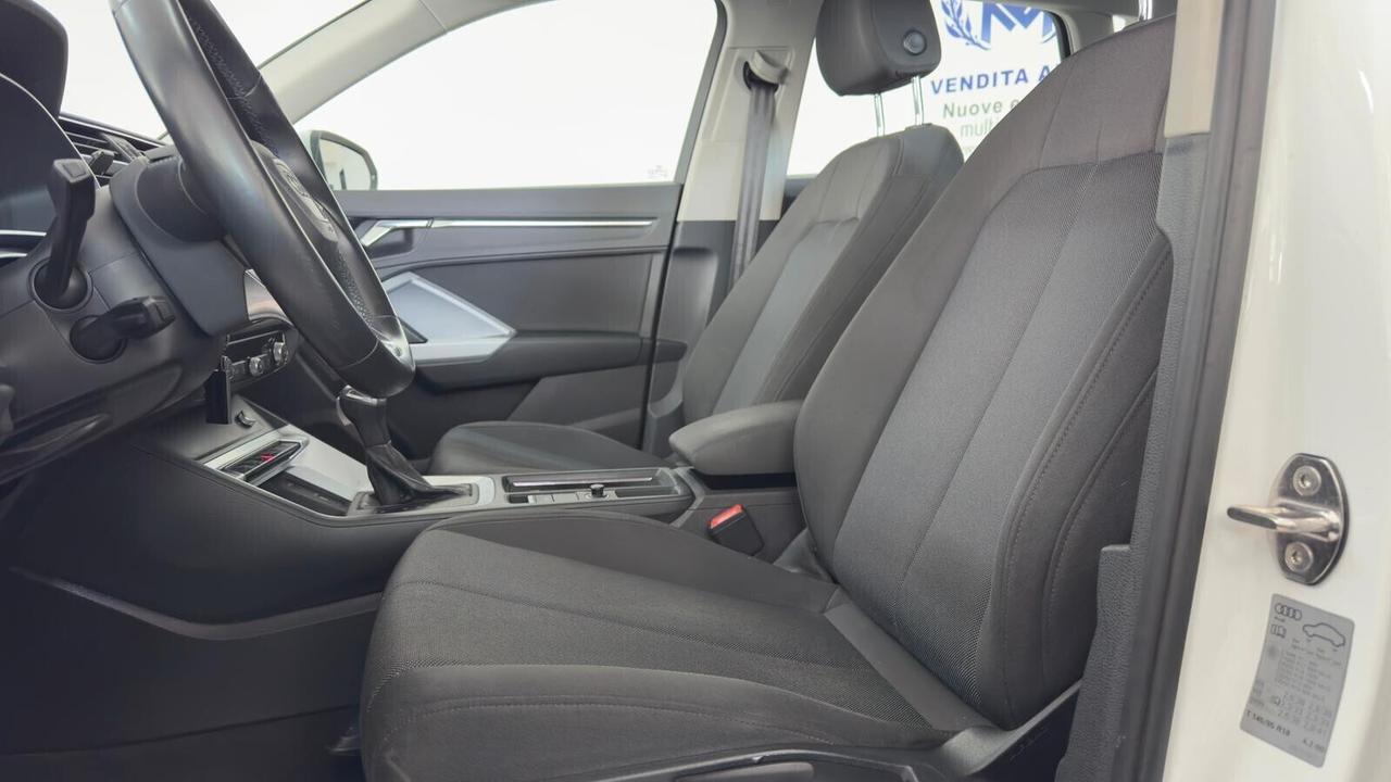 Audi Q3 35 TDI S tronic Business