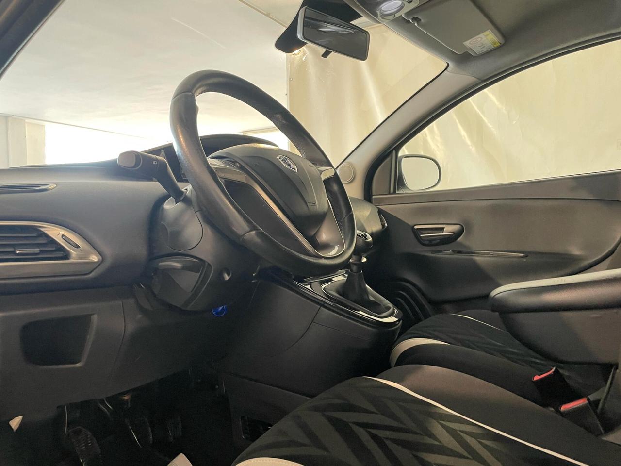 Lancia Ypsilon 1.2 GPL Ecochic Gold