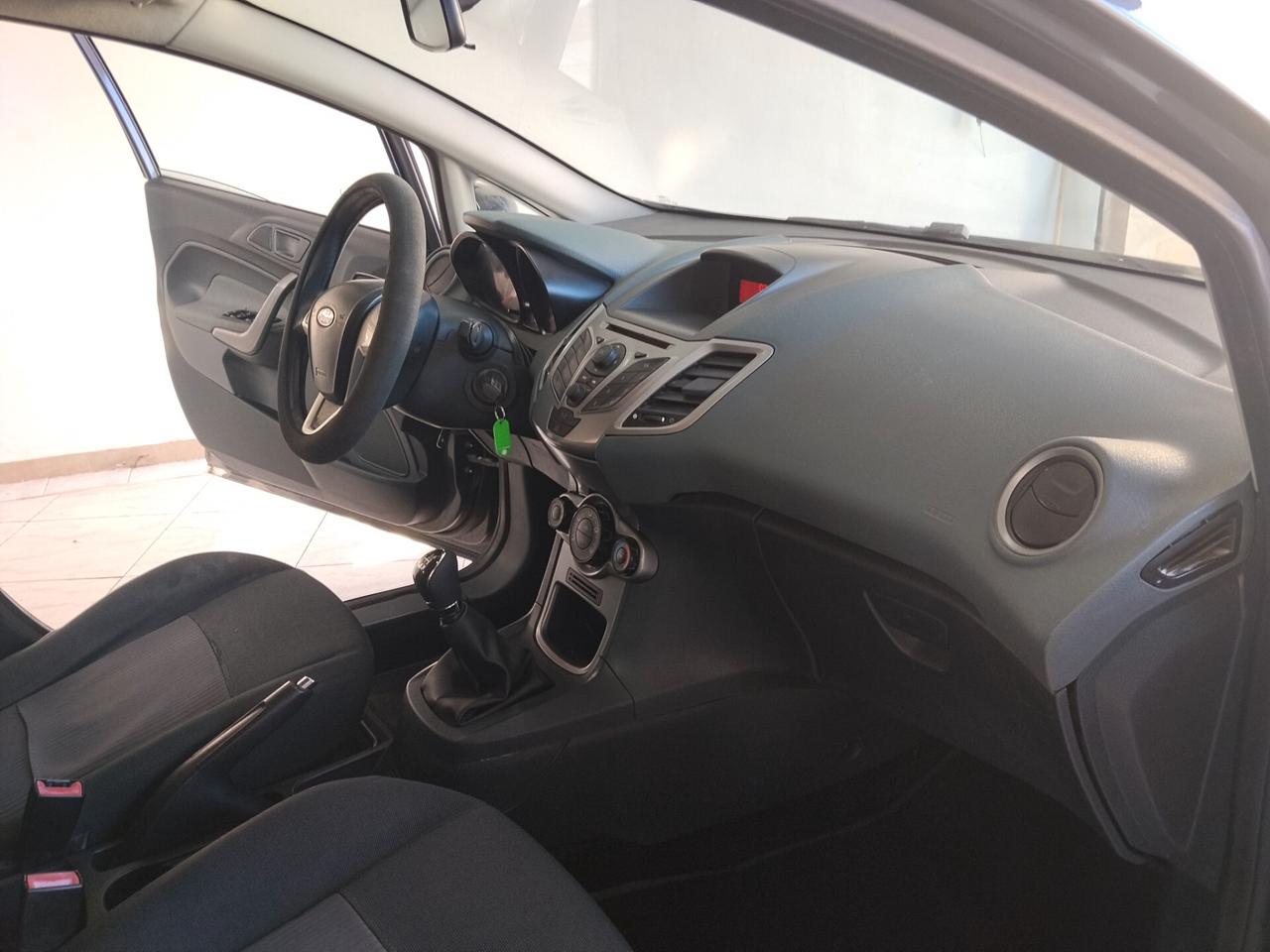 Ford Fiesta 1.4 diesel 2011 CON GARANZIA