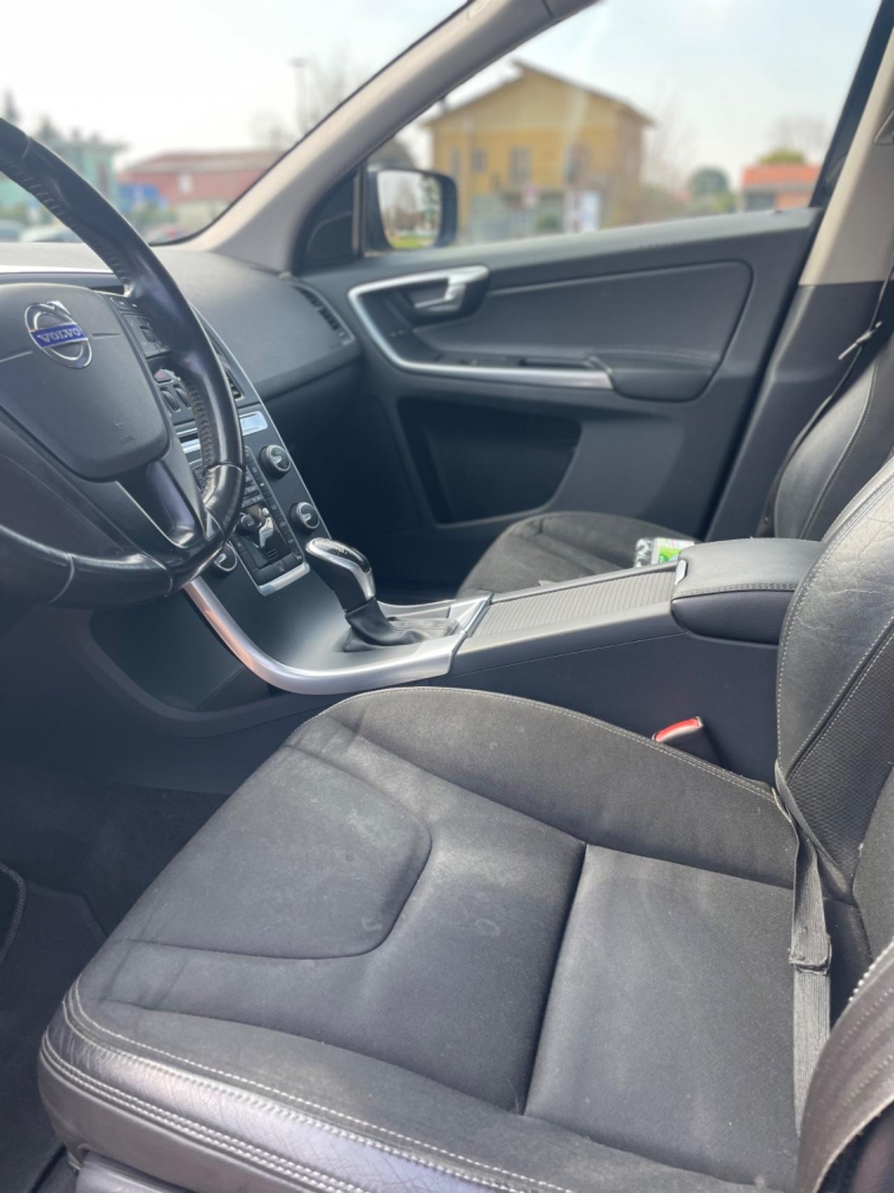 Volvo XC 60 XC60 D3 Geartronic R-design Kinetic