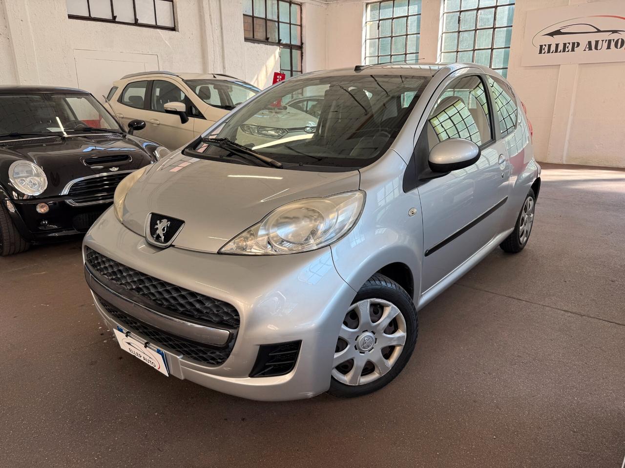 Peugeot 107 1.0 68CV 3p. AUTOMATICA - 1 PROPRIETARIO