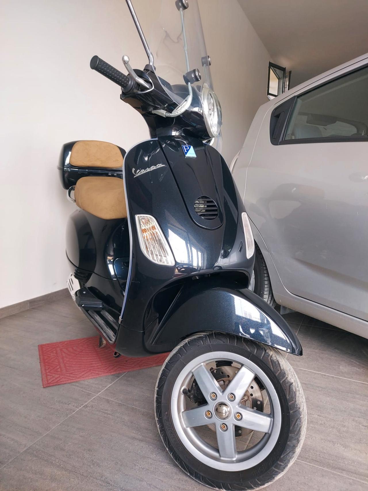 Piaggio Vespa 150 LX