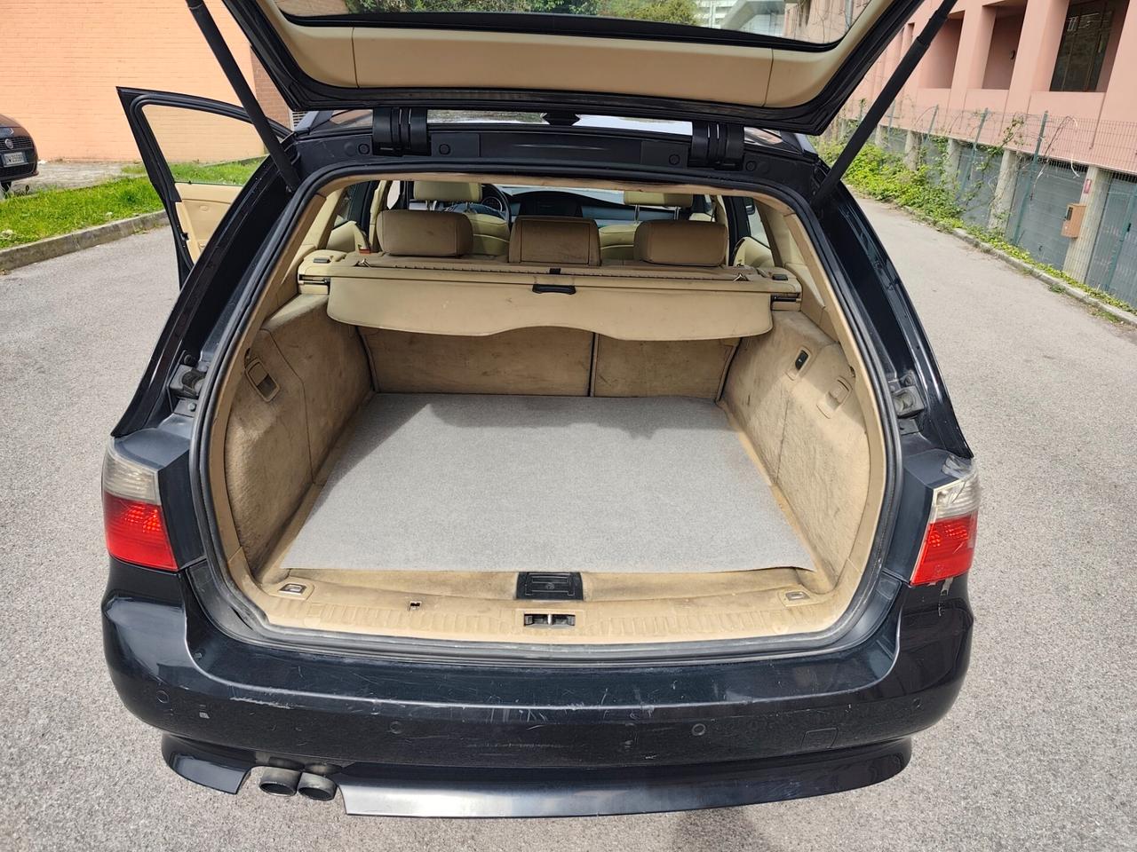 Bmw 530d cat Touring Attiva 216 cv