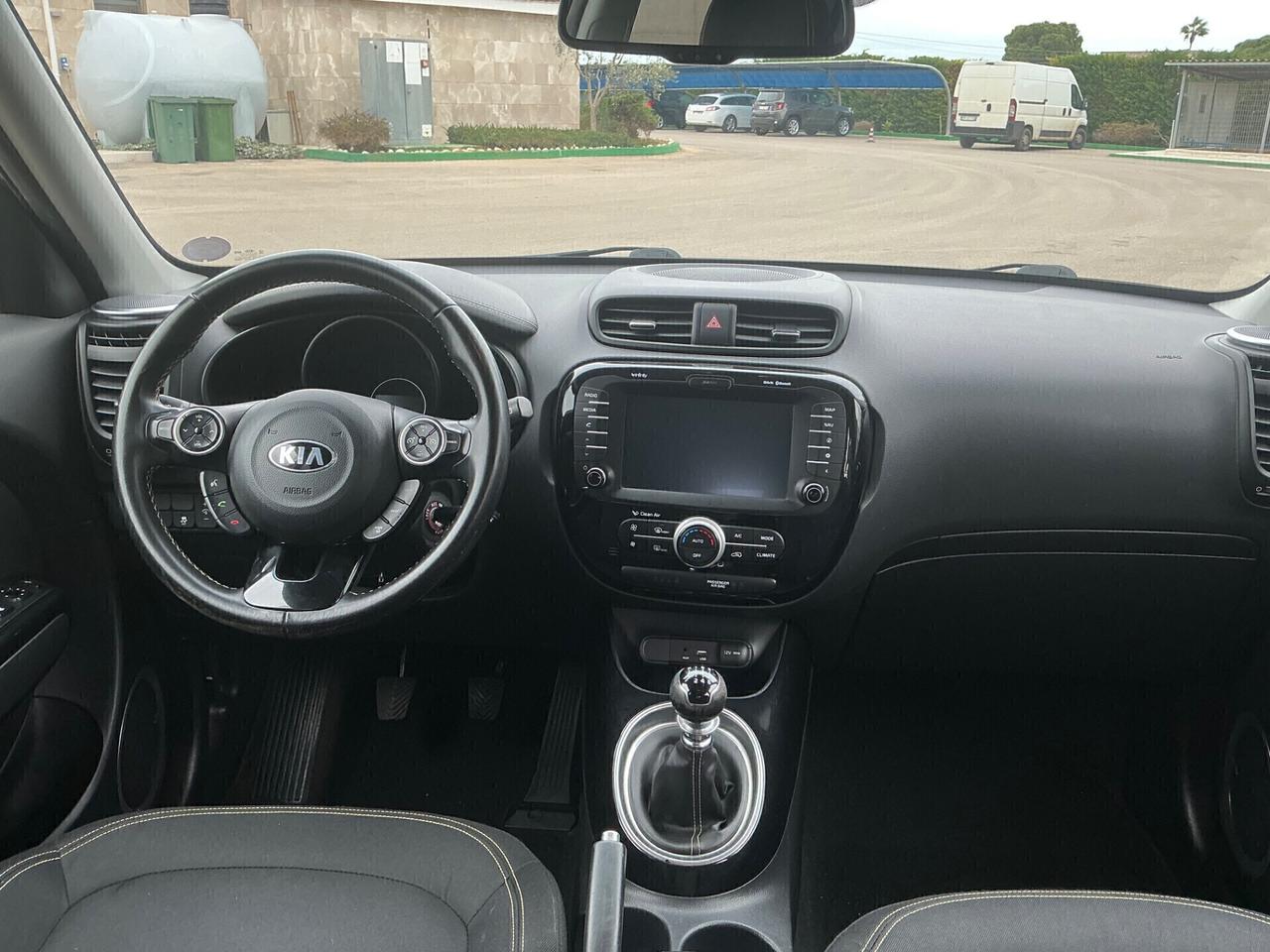 KIA SOUL 1.6 CRDI 136 Cv STRAFULL BI-COLOR 10/2016