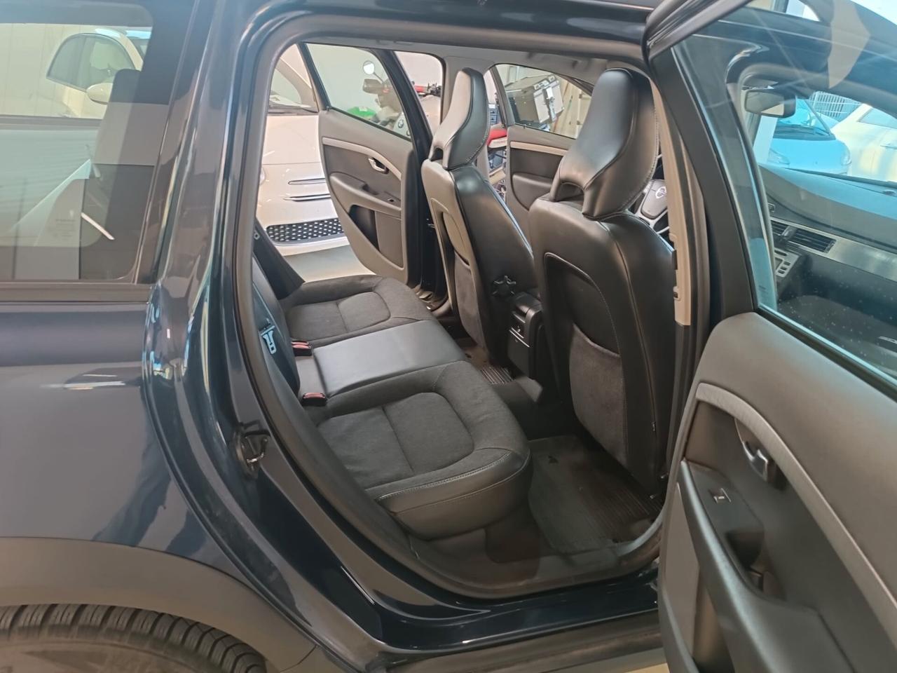 Volvo XC 70 XC70 2.4 D 175 CV FWD DRIVe Summum