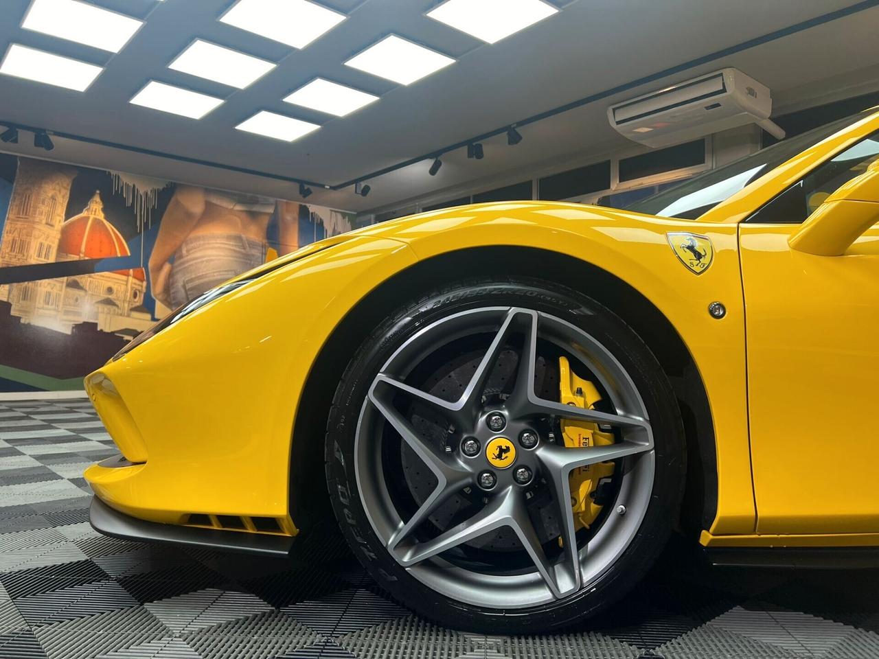 Ferrari F8 Spider 3.9 (333)