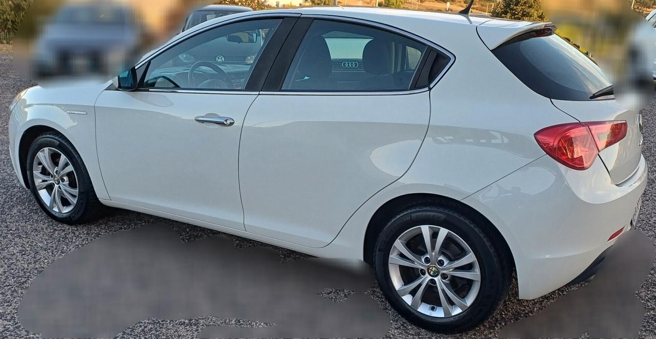 Alfa Romeo Giulietta 1.6 JTDm-2 105 CV Veloce 2013
