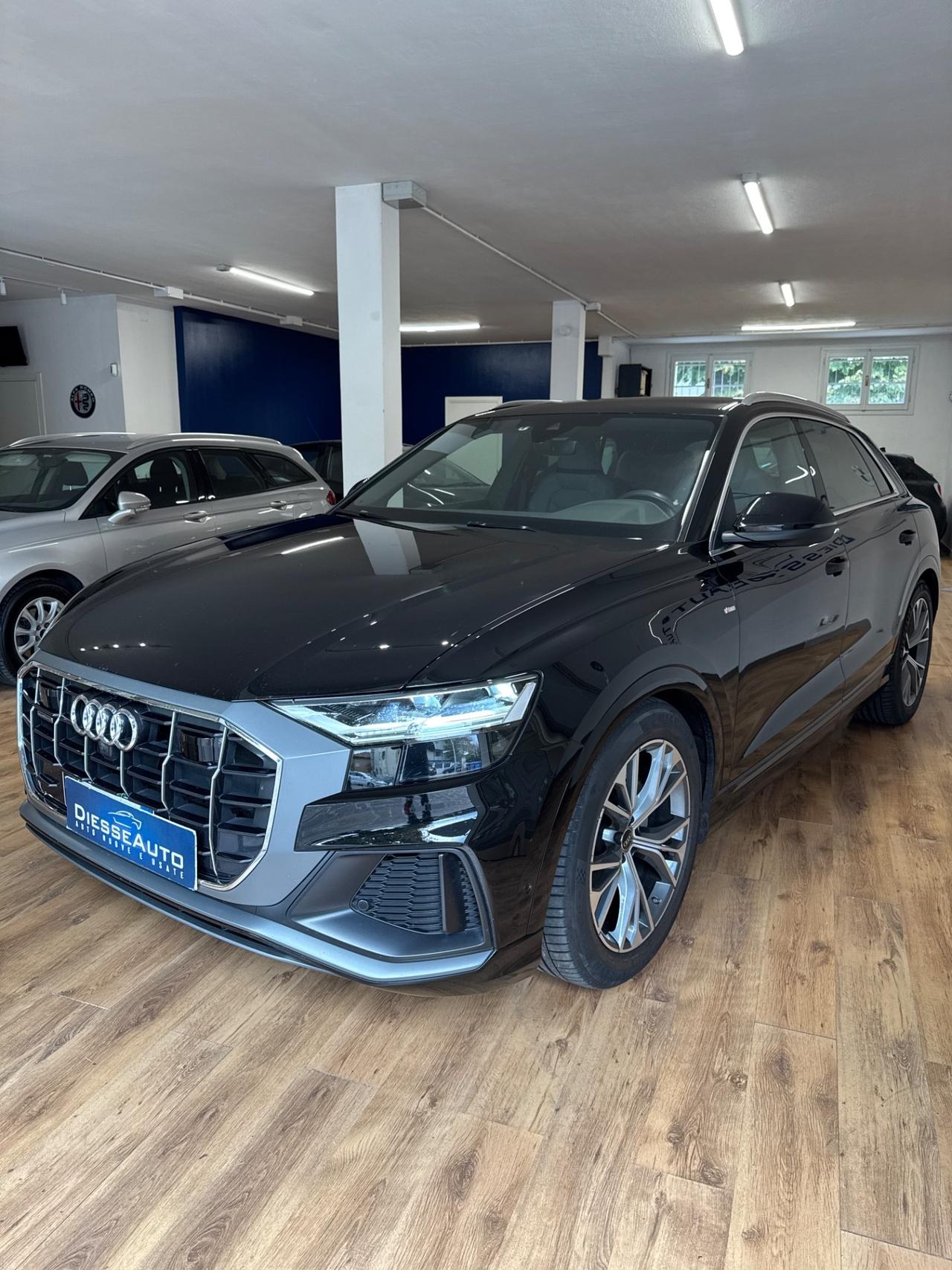 Audi Q8 45 TDI mhev Sport