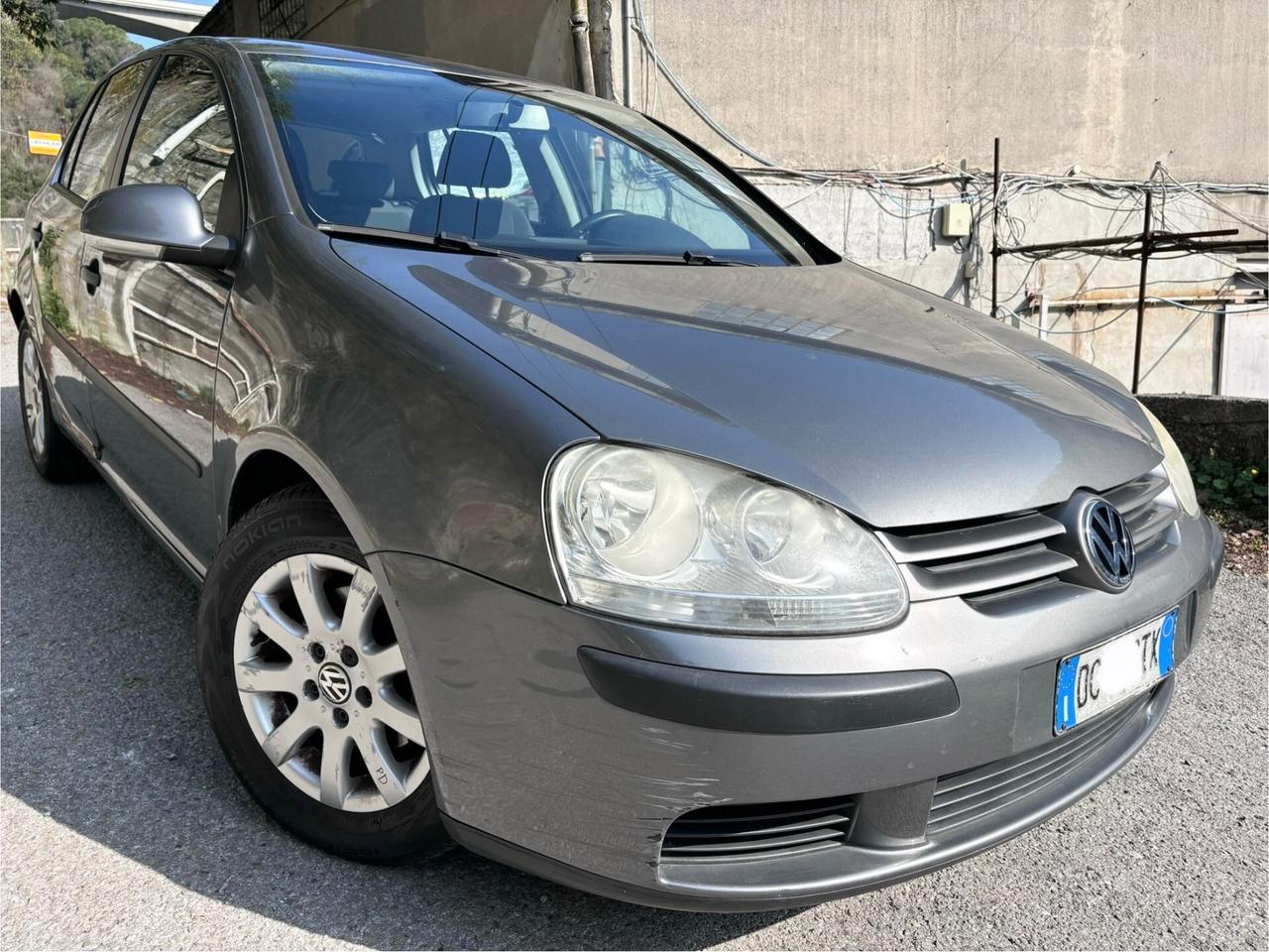 Volkswagen Golf 1.6 16V FSI 3p. Sportline