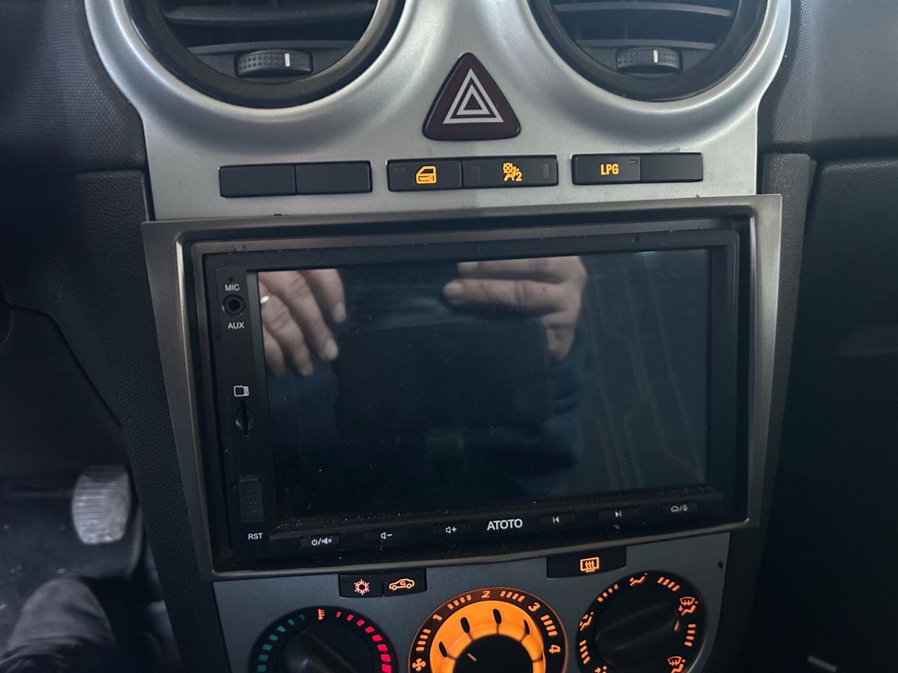 Opel Corsa 1.2 85CV 5 porte GPL-TECH One