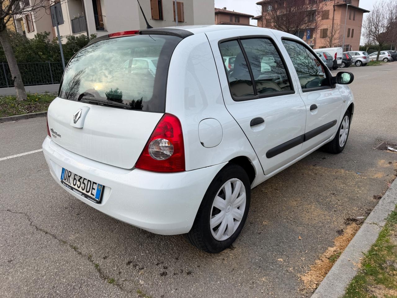 Renault Clio storia gel della casa