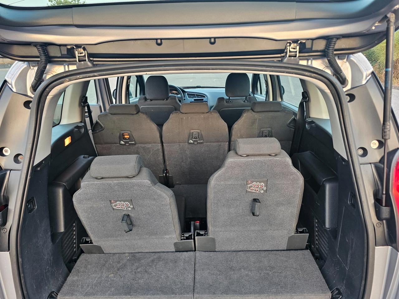 Peugeot 5008 1.6 HDi 115CV 7 posti unico proprietario