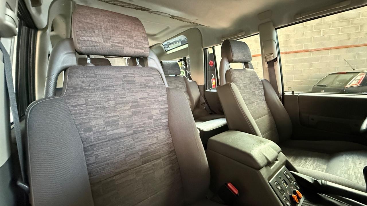 Land Rover Discovery 2.5 Td5 5 porte Luxury Head